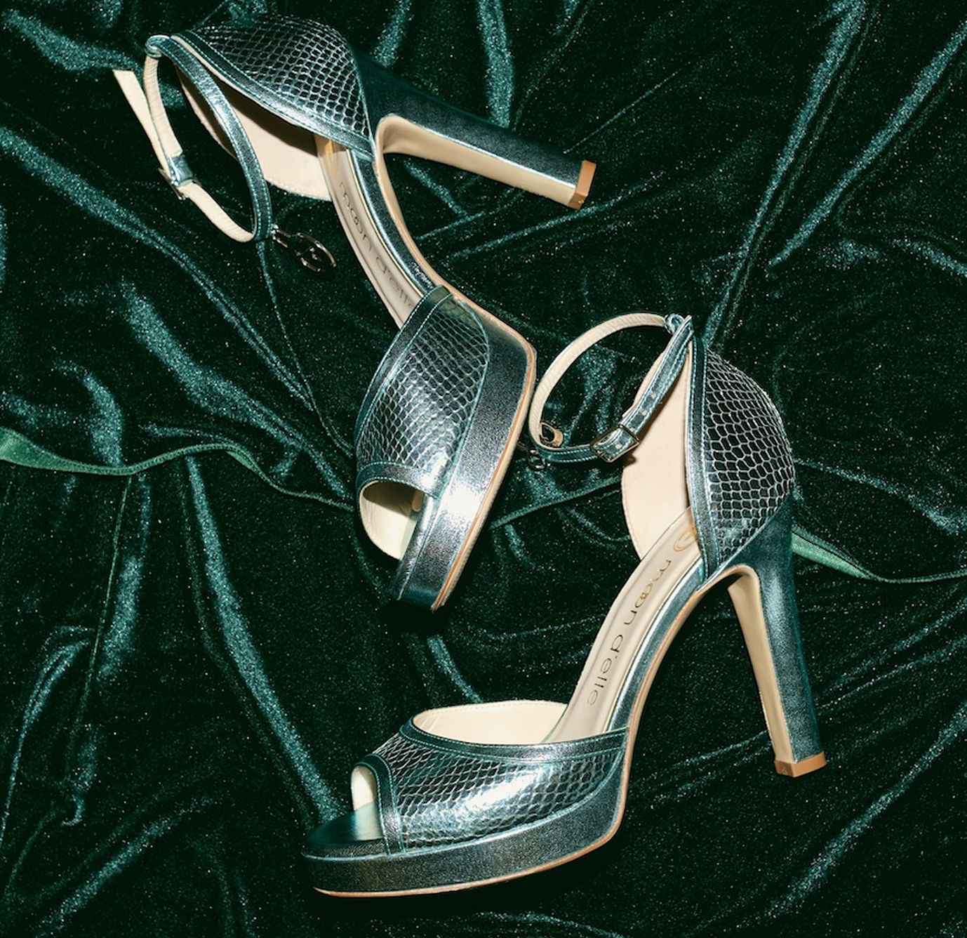 Step Into moon d’elle’s Best-Selling Silhouette